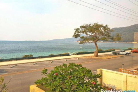 Mooring Two Upstairs 23 Shoal Bay Rd Stunning Views WIFI Air Conditioning & Boat Parking - Australian Directory 2