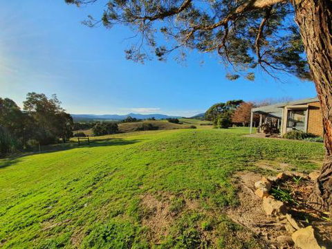 GRACEDALE HILLS HOMESTEAD - Australian Directory 6