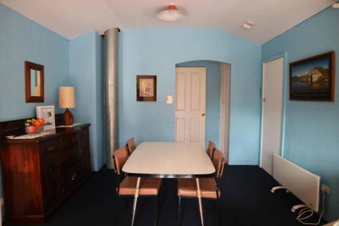 Wind Song Mountain Retreat - Australian Directory 4