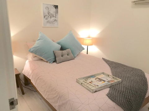 Smugglers Resort Style Apartments No 9 - Australian Directory 3