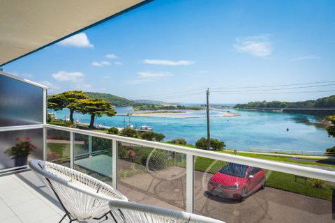 Sapphire Waters Unit 2 - Australian Directory 5