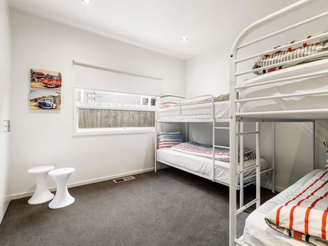 FAIRSEA RETREAT RYE - Australian Directory 1