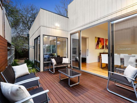 FAIRSEA RETREAT RYE - Australian Directory 2
