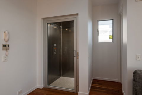Sunshine Coast White House - Australian Directory 6
