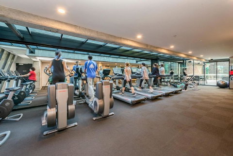 A Charming Studio With Stunning City Views - Australian Directory 4
