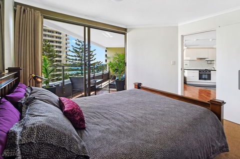 Heart Of Surfers Paradise 2BR Apt - Australian Directory 5