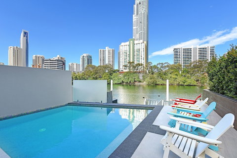 GC Private Homes - Waterfront Villas - Australian Directory 0