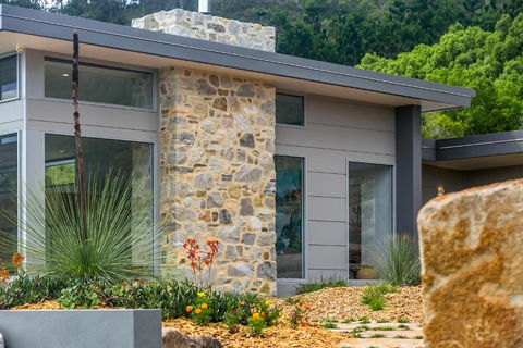 The Springs - Australian Directory 6