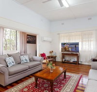 Daves Place 27 Rigney St. Holiday house with WIFI Aircon  Boat Parking - Australian Directory