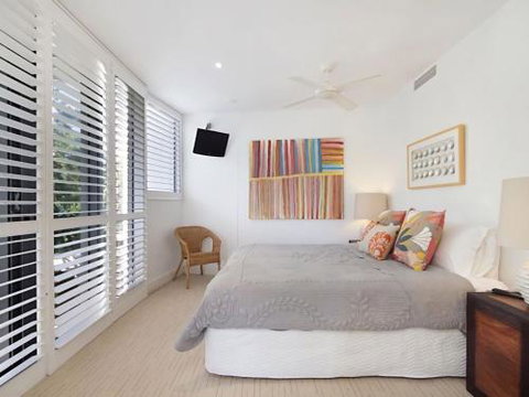 COTTON BEACH 94 MID FLOOR PENTHOUSE - Australian Directory 3
