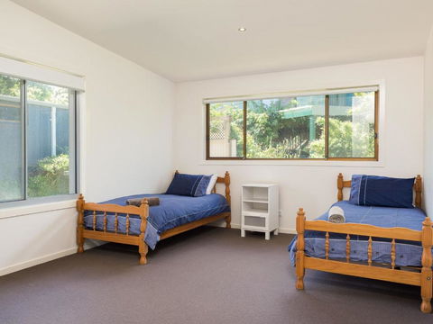 Waikiki Dream - Australian Directory 2