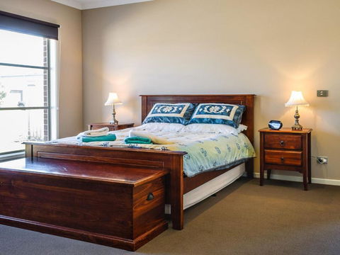 Valencia - Australian Directory 2