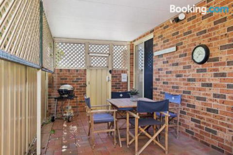 SEASCAPE An Enticing Lakeside Escape - Australian Directory 1