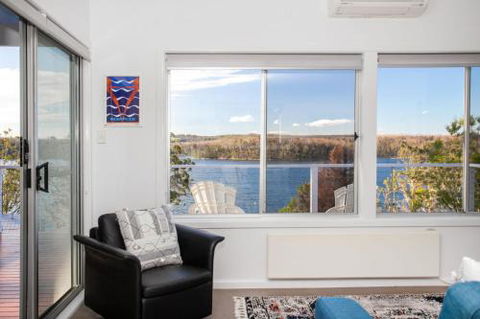 Home On The Water 21 Evans St. Lake Conjola - Australian Directory 5