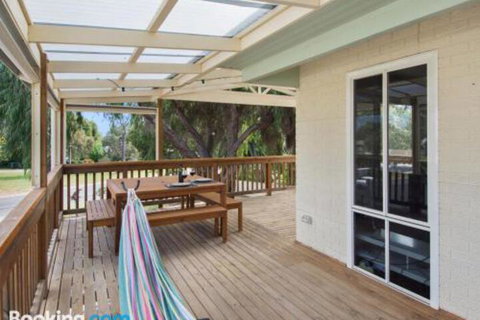 EdAn Beachhouse 21 Laronde - Australian Directory 1