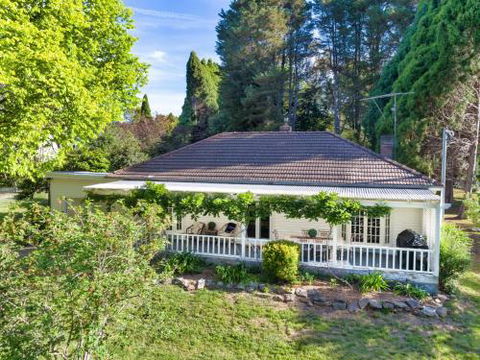 Redwood Cottage Burradoo Getaway Southern Highlands 4pm Check Out Sunday - Australian Directory 0