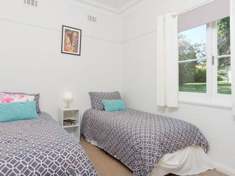 Redwood Cottage Burradoo Getaway Southern Highlands 4pm Check Out Sunday - Australian Directory 2