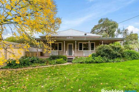 Elm Cottage - Australian Directory 5
