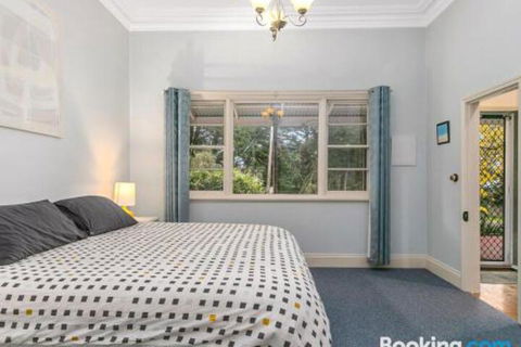 Elm Cottage - Australian Directory 4