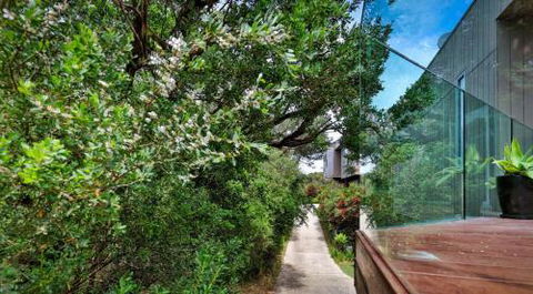 SURF Side SECRET INVERLOCH - Australian Directory 6