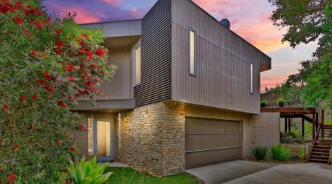 SURF Side SECRET INVERLOCH - Australian Directory 0