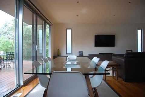 SURF Side SECRET INVERLOCH - Australian Directory 5