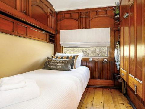 THE ANGAS CARRIAGE Alpine Southern Highlands 4pm Check Out On Sundays - Australian Directory 4