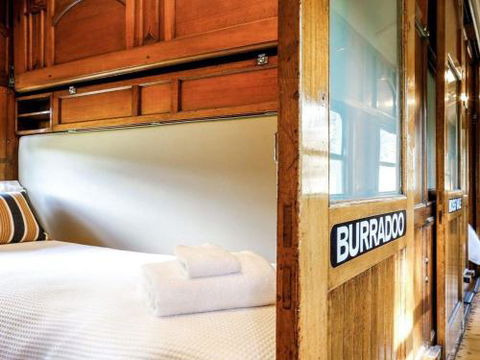 THE ANGAS CARRIAGE Alpine Southern Highlands 4pm Check Out On Sundays - Australian Directory 1