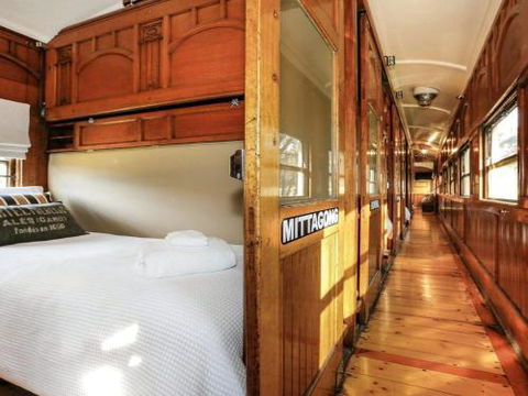 THE ANGAS CARRIAGE Alpine Southern Highlands 4pm Check Out On Sundays - Australian Directory 2