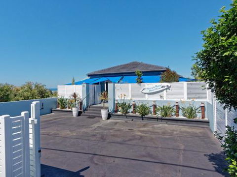 NANNY & POPPYS BEACH HOUSE Gerroa 4pm Check Out Sundays - Australian Directory 5