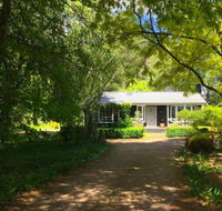 Mirriyindi Unique Berrima escape for 7 in the Southern Highlands 4pm check out Sundays - Australian Directory