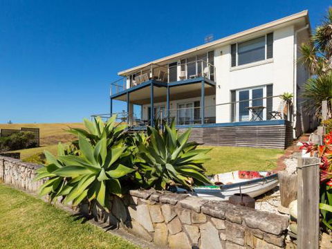 PENZANCE Gerroa Beachfront To Shelley Beach & 4pm Check Out Sundays - Australian Directory 3