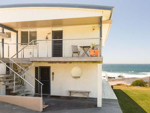 PENZANCE Gerroa Beachfront To Shelley Beach & 4pm Check Out Sundays - Australian Directory 5