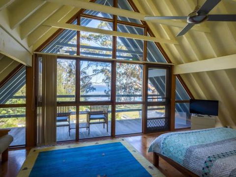 SORRENTO LAKESIDE Sanctuary Point 4pm Check Out Sundays - Australian Directory 1