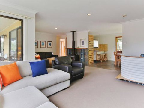 Take Time At Hyams Beach 4pm Check Out Sundays - Australian Directory 2