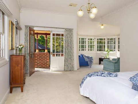 THE ELMS Berry Berry & Surrounds 4pm Check Out Sundays - Australian Directory 3