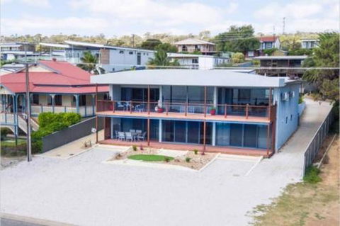 Almonta Apartments On The Water Front - Australian Directory 0