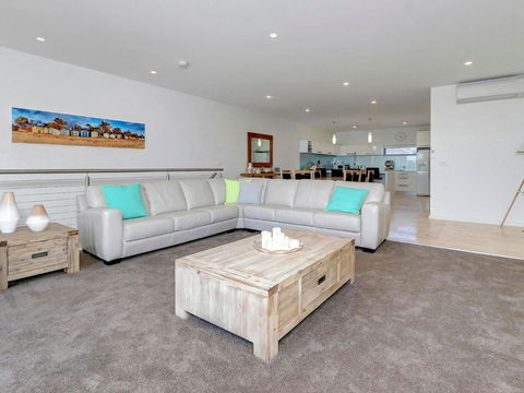 Rosalea By The Bay - Australian Directory 5