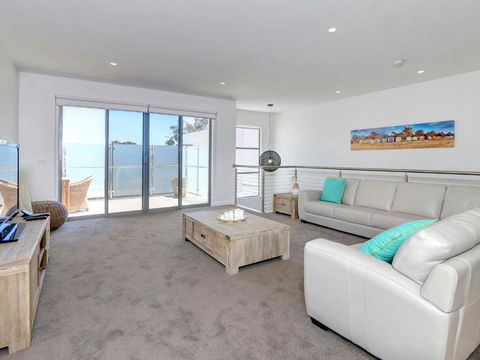 Rosalea By The Bay - Australian Directory 6