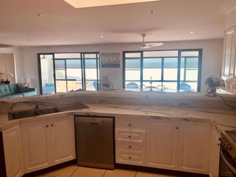 Breakaway At Bargara - Australian Directory 6