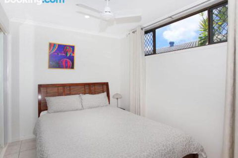 Schirrmann 56 Four Bedroom Home On Canal With Pool Pontoon Aircon & WiFi! - Australian Directory 4