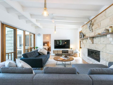 Stunning Sorrento Escape With Pool - Australian Directory 6