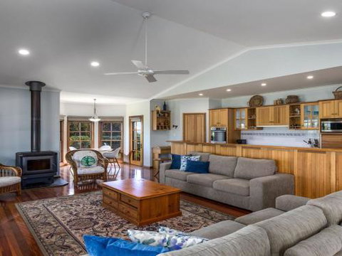 GULL HOUSE Kiama 4pm Check Out Sundays - Australian Directory 3