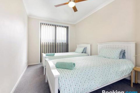 SURF BEACH DREAMS Kiama & Surrounds 4pm Check Out Sundays - Australian Directory 4