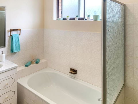 Fairburn Apartment 6 - Australian Directory 2