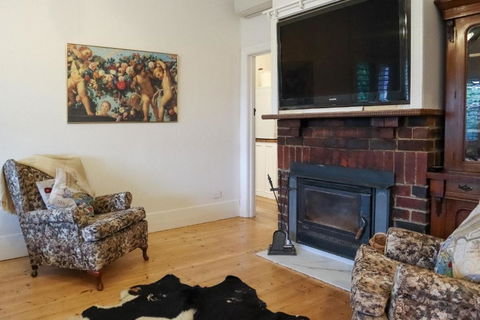 Vintage Charm On St. Leonards - Australian Directory 6