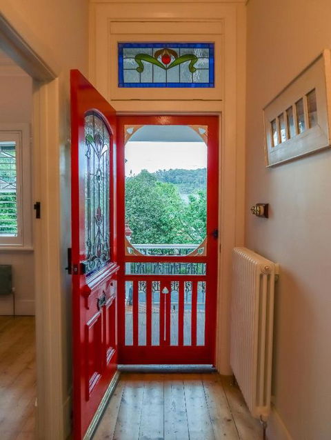 Vintage Charm On St. Leonards - Australian Directory 1