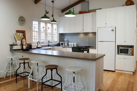 Vintage Charm On St. Leonards - Australian Directory 4