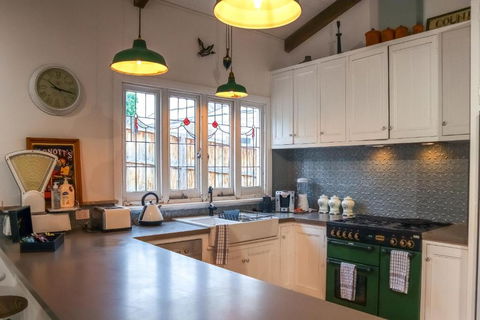 Vintage Charm On St. Leonards - Australian Directory 3