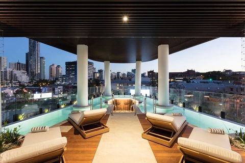 FV Iconic Designer APT, Parking, Near CBD Qfv147-14 - Australian Directory 3